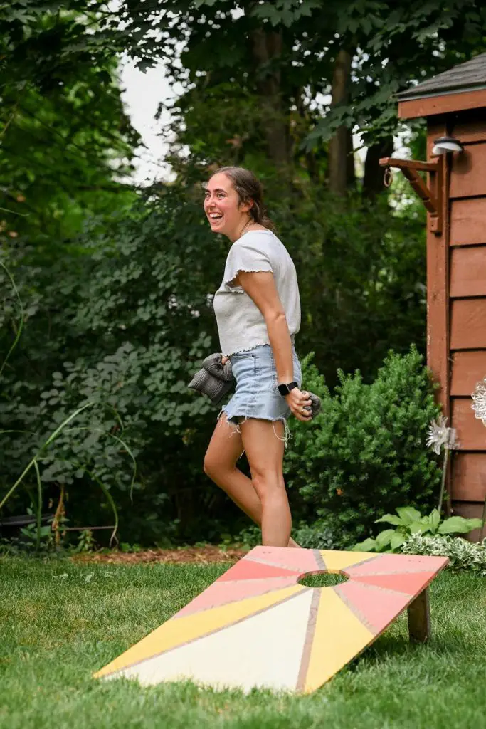 cornhole board